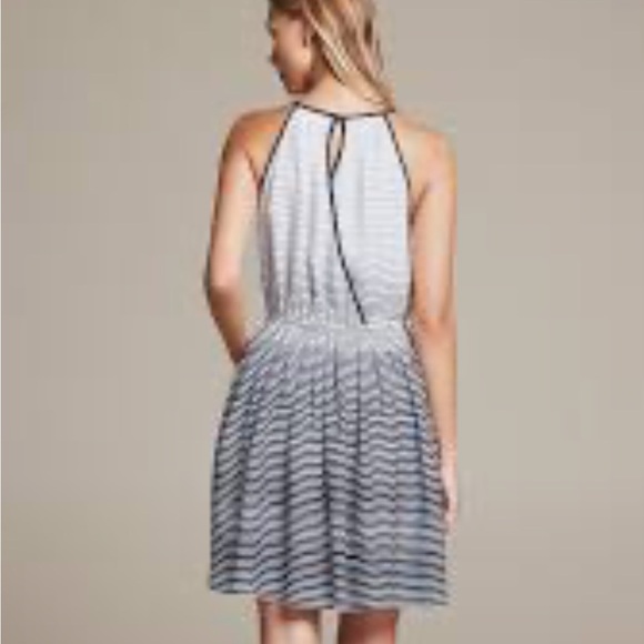 NWOT Banana Republic size 8 halter dress with peep style back - Picture 5 of 5